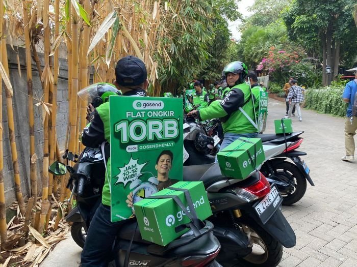 Gojek GoSend: kirim paket kilat, pantau posisi real-time